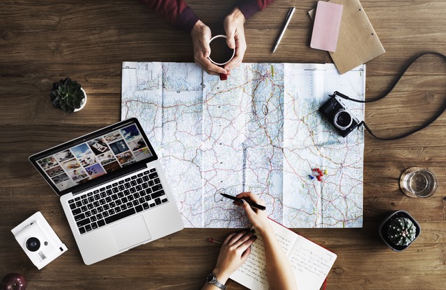 How to Earn a Living While Traveling the World