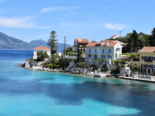 Which tourist destinations have the lowest Covid rates?