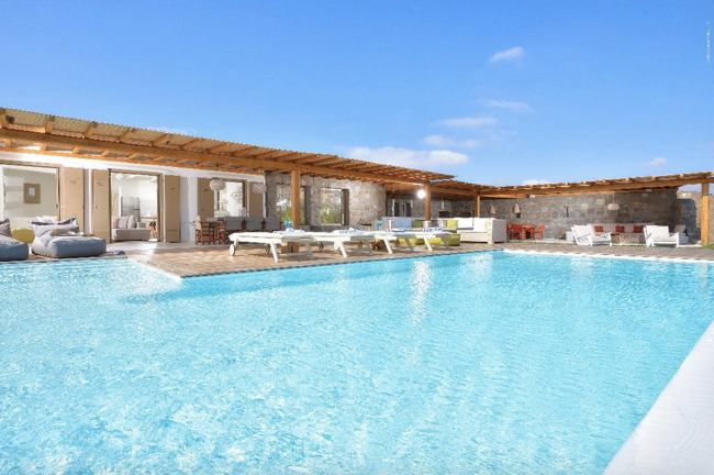Discover the hidden treasures of Mykonos luxury living