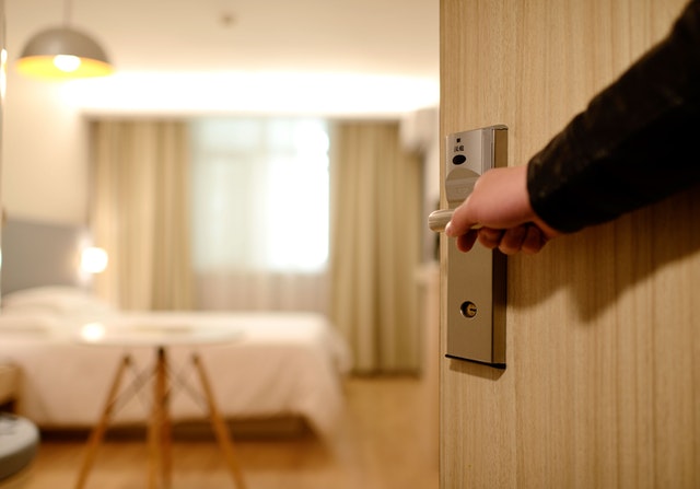 How to check for bed bugs in hotels