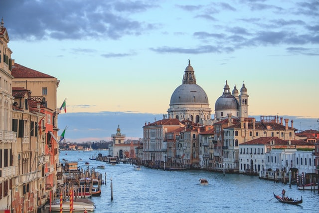 What are the most popular travel destinations in Europe?