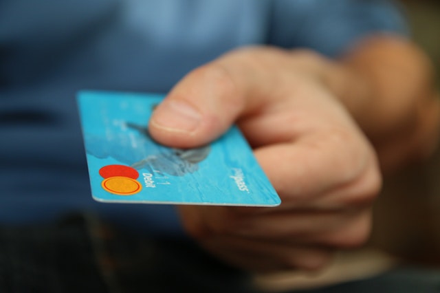 Tips to plan your finances for a holiday – How to save