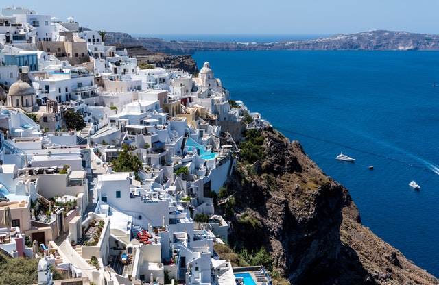 Romantic Santorini Destinations Couples Must Visit