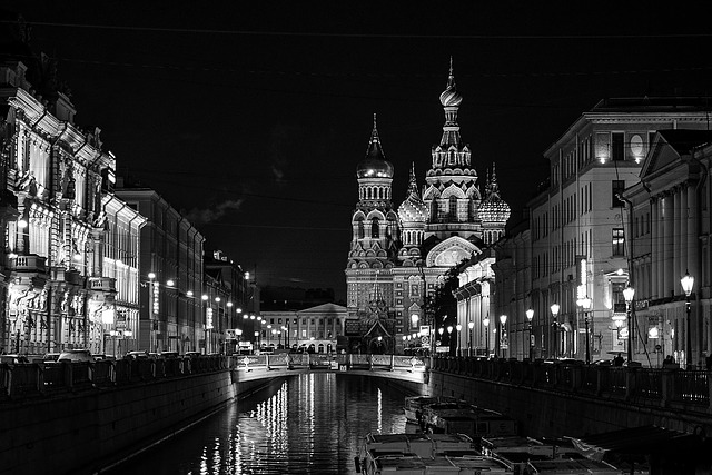 Best places to enjoy nightlife in St. Petersburg and Moscow