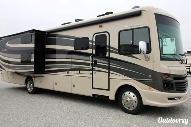 5 Spacious RVs Available for Renting at Outdoorsy.com