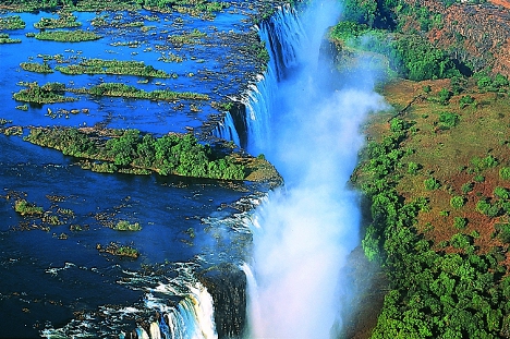 Victoria Falls, the smoke that thunders